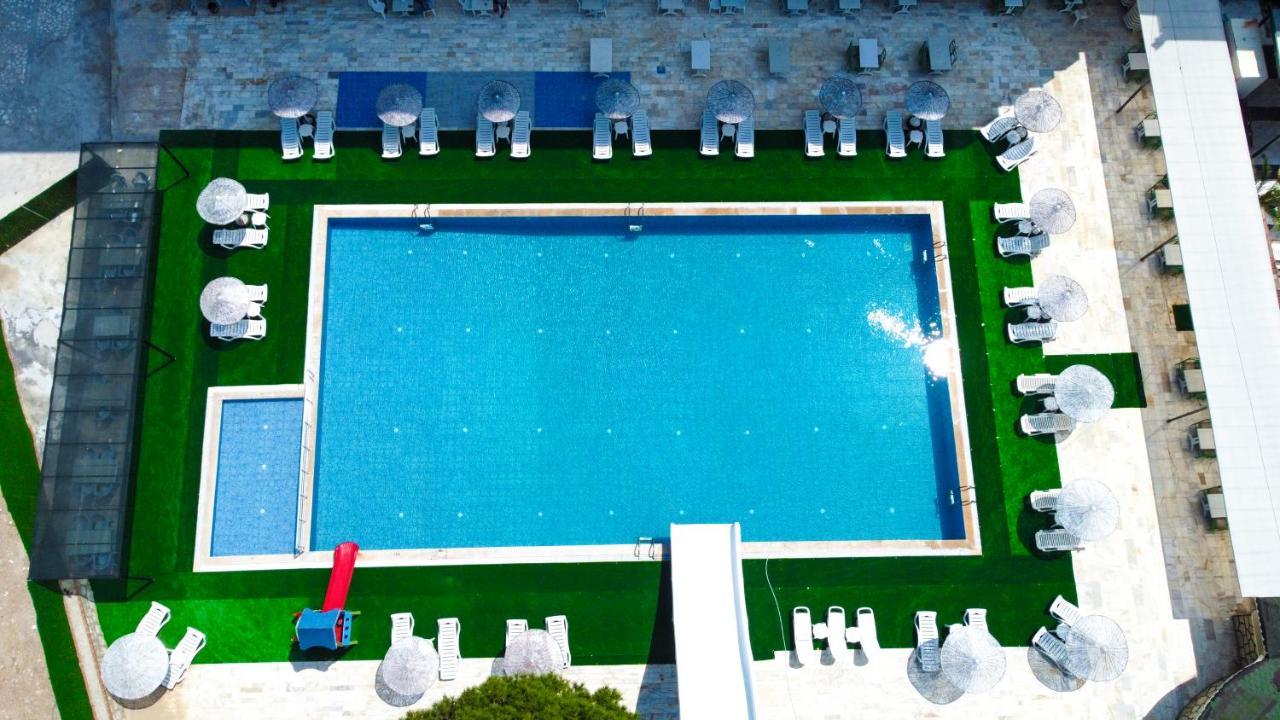Hotel First Class Дидим Экстерьер фото
