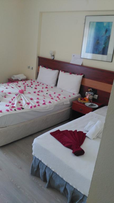 Hotel First Class Дидим Экстерьер фото